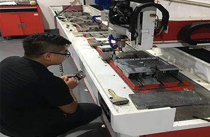 自動(dòng)攻絲機(jī)加工時(shí)應(yīng)注意哪些細(xì)節(jié)？